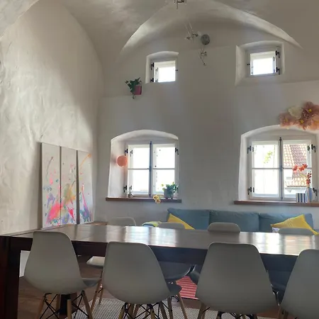 Glockenturm Der Schlosskapelle Von 1600 - Renaissance Trifft Auf Gegenwart Und Beschert Einen Kunterbunten Urlaub Für Ganze Familie Mitten Im Bayerischen Wald *